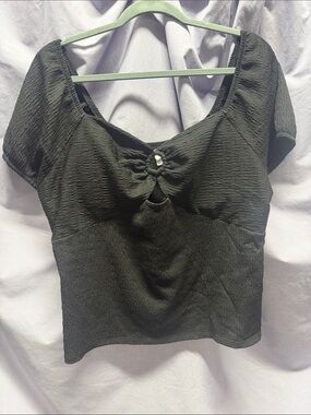 No Boundaries Black Puff Sleeve Twist-Front Crop Top